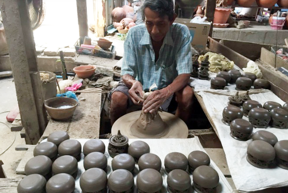 things to do in bangkok, bangkok, koh kred, pottery, clay pot