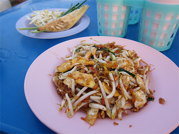 stir-fried noodles, noodle, thai noodle, bangkok