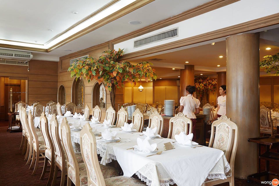 Best Family Dining Restaurant: เมธาวลัย ศรแดง (Methavalai Sorndaeng Restaurant)