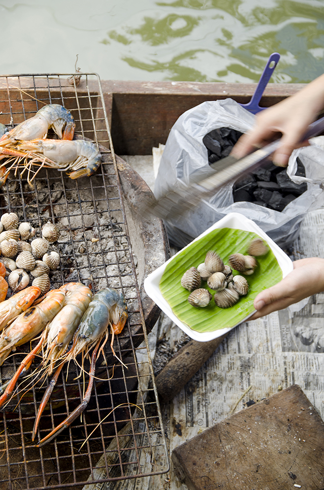 floating markets in bangkok, bangkok, talingchan, floating market