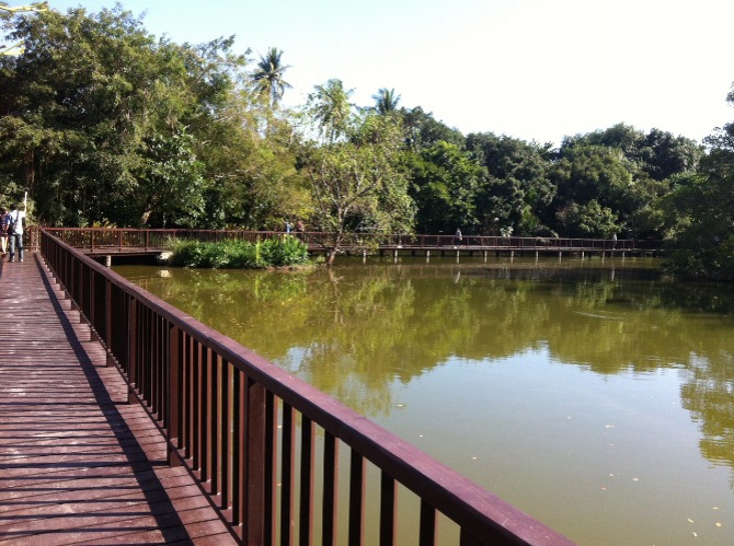 Floating market and the vibe of Bang Ka Jao