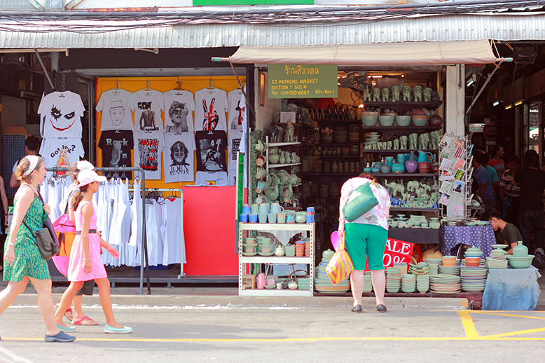 traveling bangkok shopping