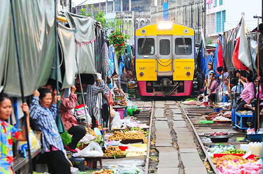 railway market, umbrella market, rom hub market, samut songkram