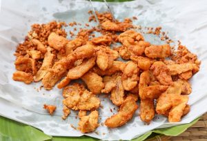 Thai dessert from banana - deep fried and crunchy!