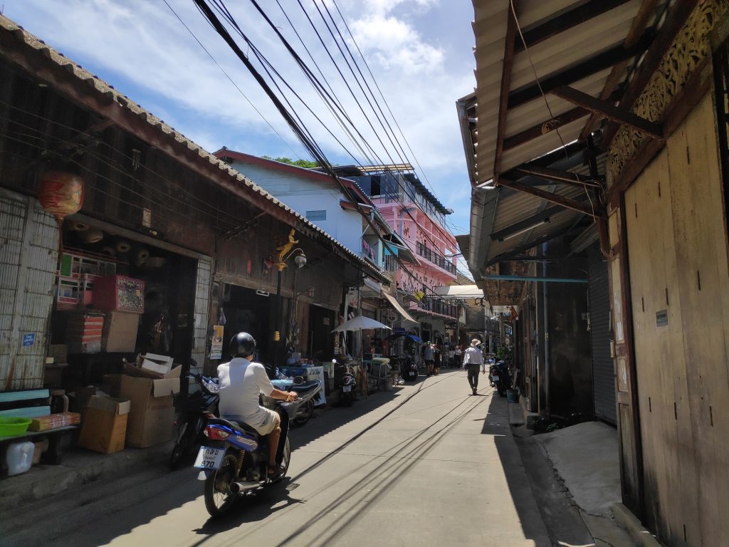 Travel in Chanthaburi, Chanthaboon Old Town, 100-year old wooden houses