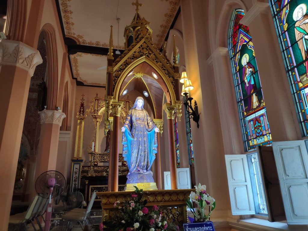 Statue of Mary, decorated with gemstones, Church of Immaculate Conception 