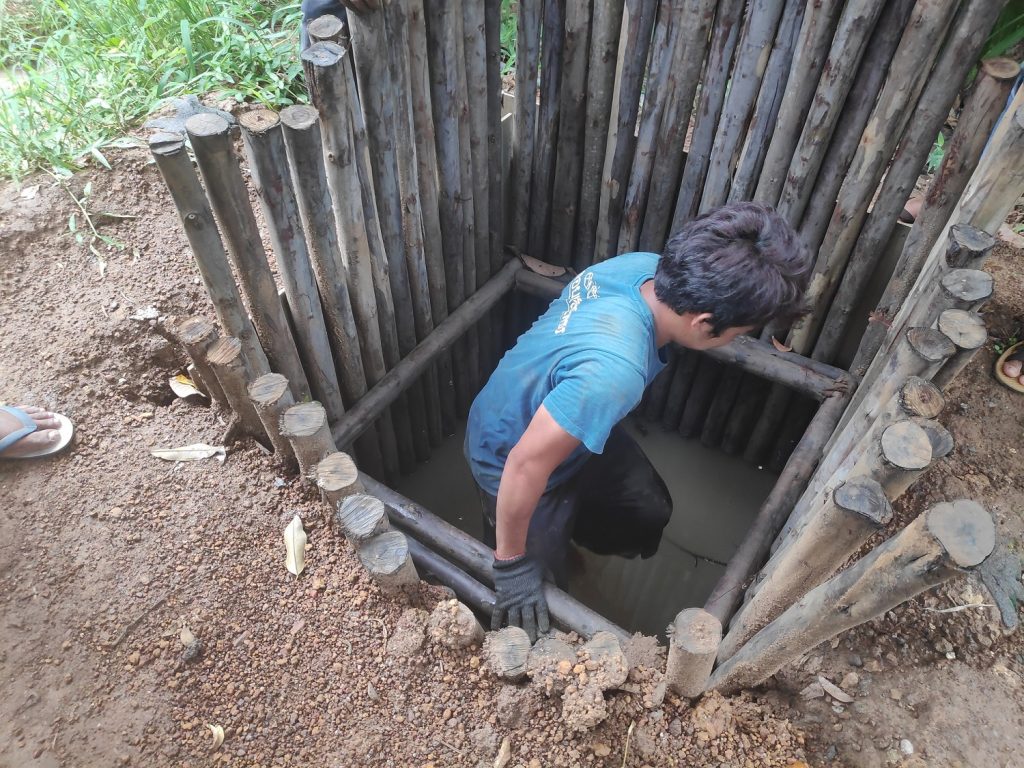 Bo Ploy Lek Petch Community, gem mining