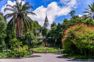 Wat Phnom, Phnom Penh, trees, walk, roundabout