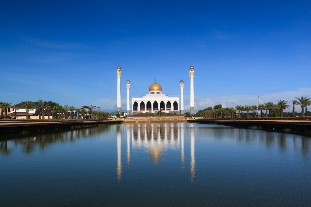 Take limited photos at Songkhla Central Mosque! It's one of the best things to do in Hat Yai